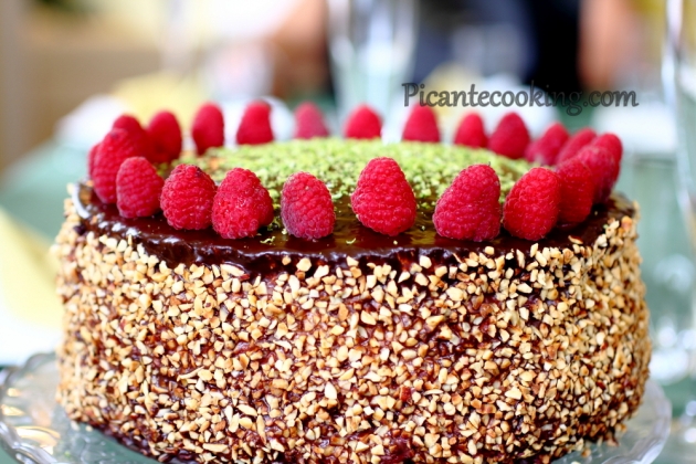 Tort czekoladowo – malinowy - 23
