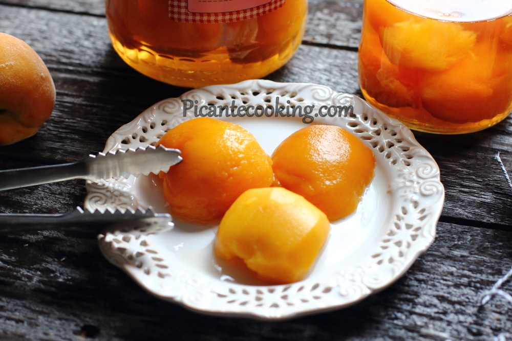 Персики в сиропі з коньяком - 1