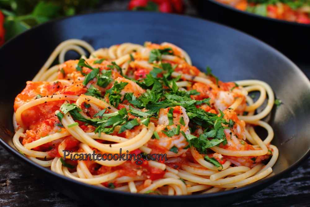Spaghetti z krewetkami w pikantnym sosie pomidorowym - 10