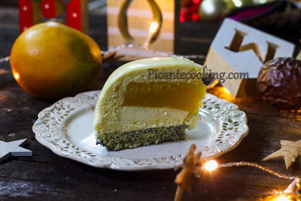Musowy tort z marakują i mango - 25