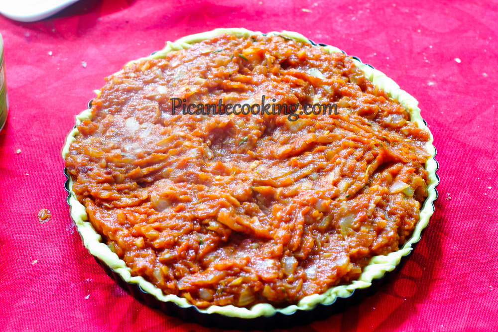 Pomidorowa tarta z serem i rozmarynem - 6