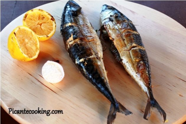 Grilled mackerel with herbs and lemon 