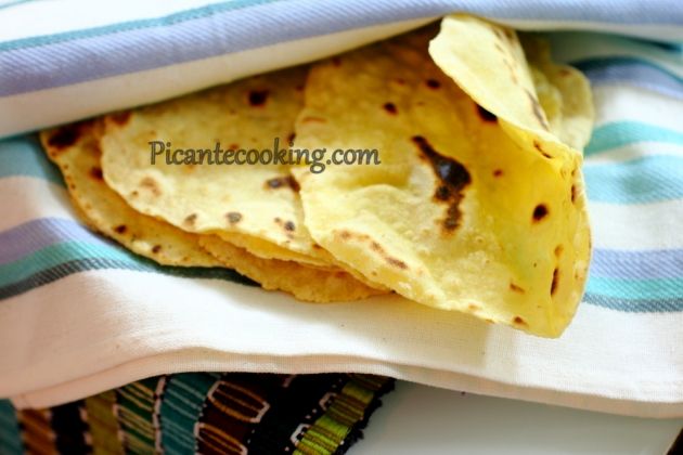 Meksykańskie kukurydziane tortille (hisz. Tortilla de maiz)
