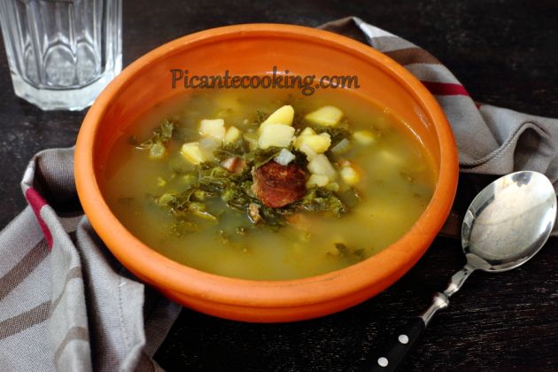 Zupa z jarmużem (por. Caldo verde)