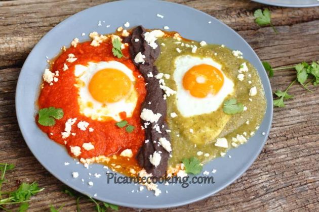 Мексиканські розлучені яйця (Huevos divorciados)