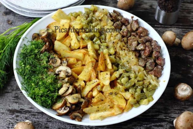 Салат з печінкою, грибами та хрусткою картоплею