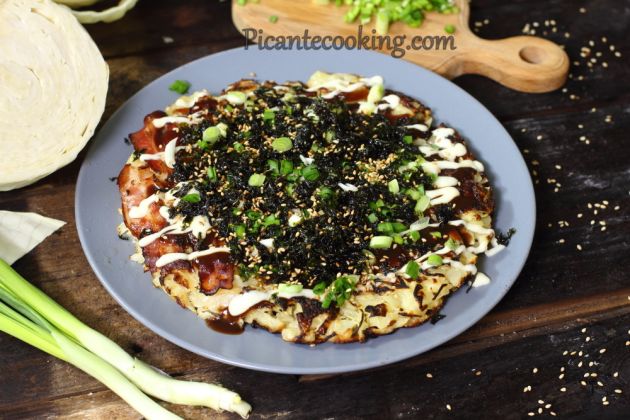 Японські млинці з капусти (Okonomiyaki)
