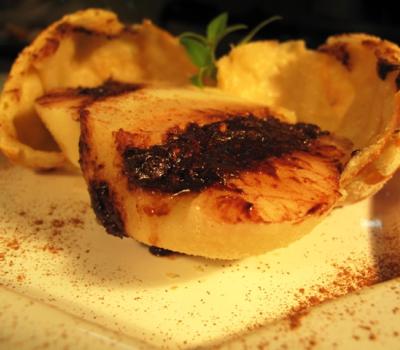 Pears baked in the puff pastry