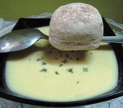 Roasted garlic cream soup