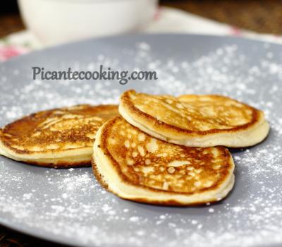 Delicate airy cottage cheese pancakes for Sunday breakfast 