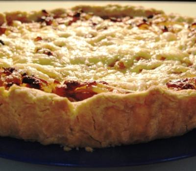 Onion tart with cheese and nutmeg