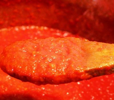Basic tomato sauce for pizza 