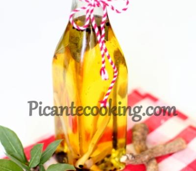 Olej słonecznikowy z chrzanem i liściem laurowym
