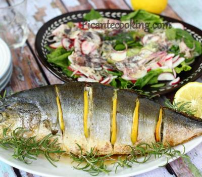 Pieczony żółtopłetwy tuńczyk z aromatem cytryny i rozmarynu