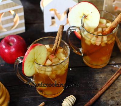 Rozgrzewający sok jabłkowy z półtorakiem