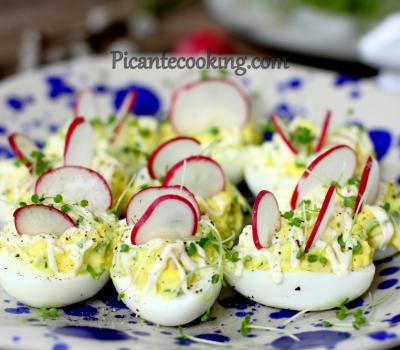 5 рецептів фаршированих яєць від Picante Сooking