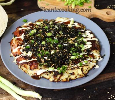 Японські млинці з капусти (Okonomiyaki)