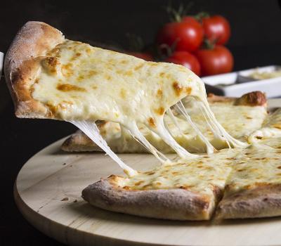 9 лютого – Міжнародний День піци.