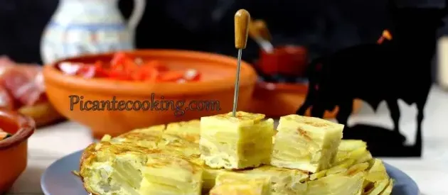 Hiszpańska ziemniaczana tortilla (hisz. Tortilla de patatas)