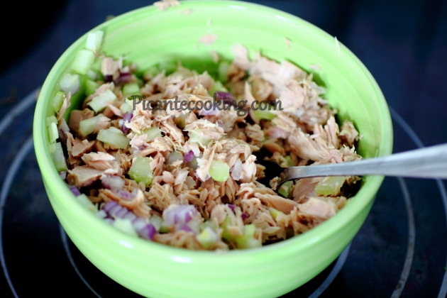 Kanapka z sałatką z tuńczyka (Tuna salad sandwich)  - 4