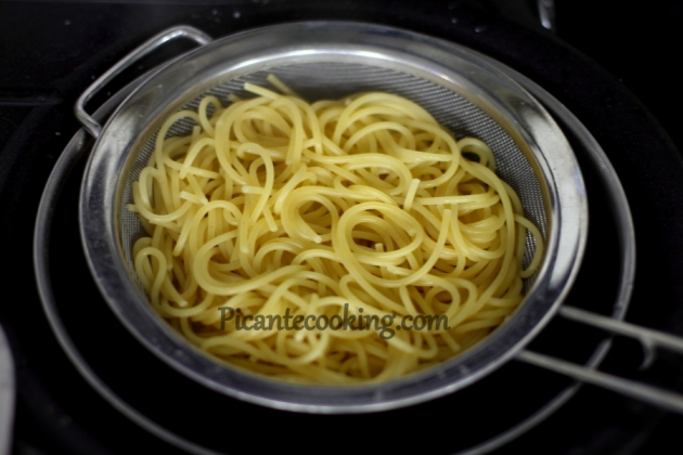 Спагетті з мідіями та пікантним соусом - 2