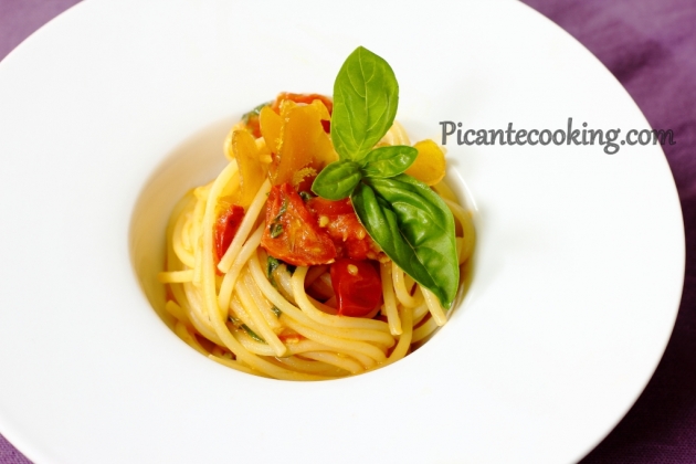 Спагетті з боттаргою і помідорами - 7