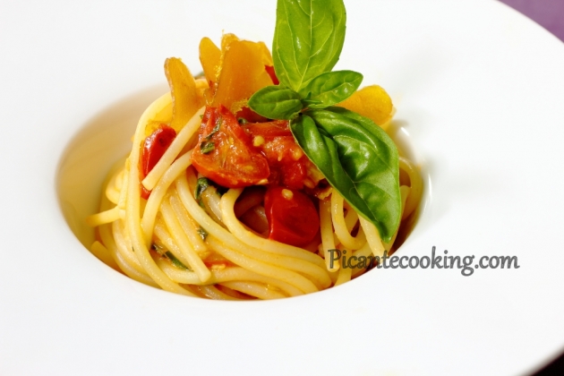 Спагетті з боттаргою і помідорами - 2