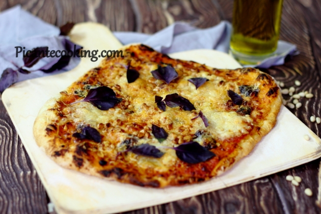 Піца з фіолетовим базиліком та в'яленою шинкою - 8