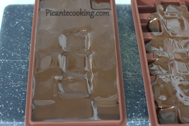 Шоколадні монетки та шоколадні плитки з додатками - 7