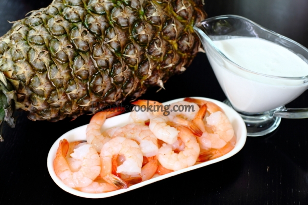 Krewetki w ananasie z mlekiem kokosowym  - 2