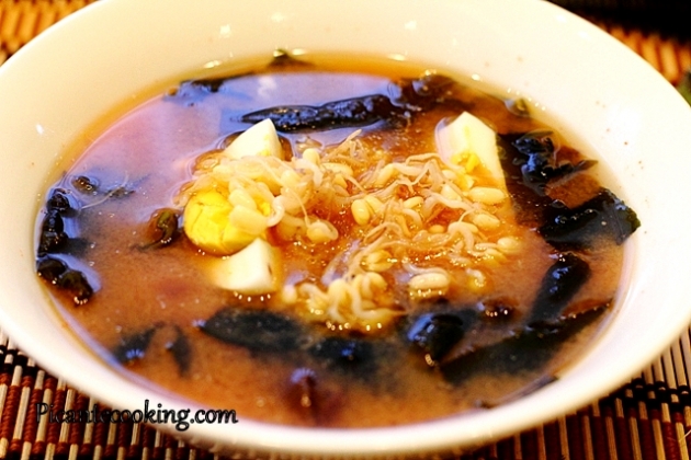 Koreańska zupa miso (Doenjang Chigae) z wodorostami - 3