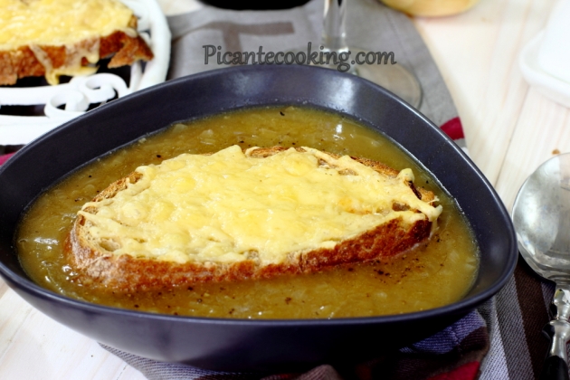 Французький цибулевий суп (Soupe à l'oignon) - 9