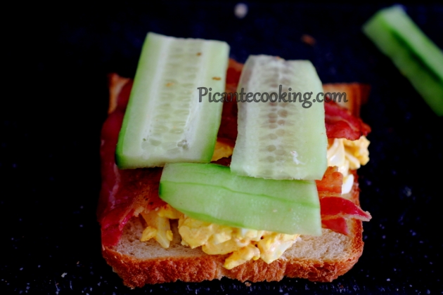Sandwich z jajkiem na piknik lub śniadanie - 8