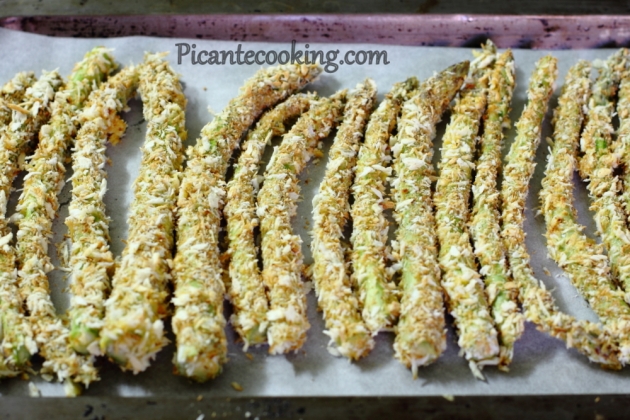 Chrupiące pieczone szparagi z sosem śmietanowym - 5
