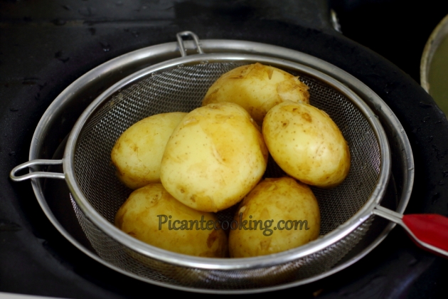 Pieczone młode ziemniaki z czosnkiem i serem - 2