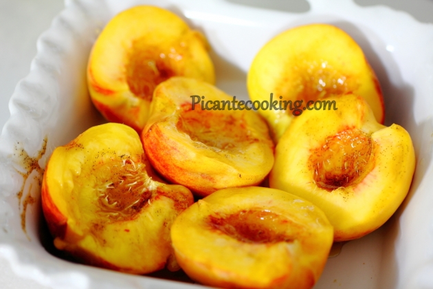 Печені персики з соусом сабайон - 2