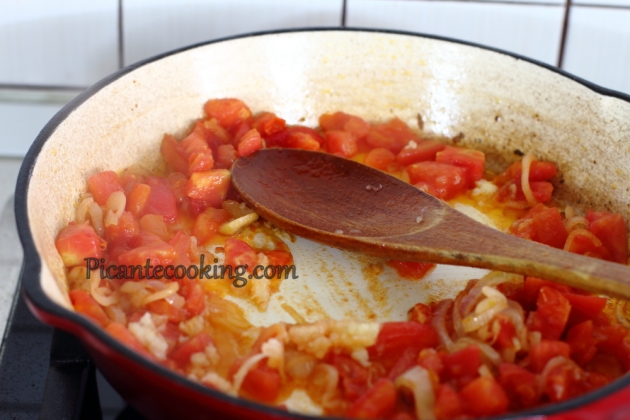 Małże w sosie pomidorowym z kolendrą - 3