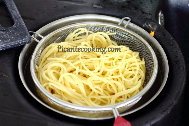 Спагетті з печеними помідорами черрі - 4