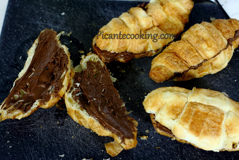Zapiekanka z croissantów z pastą czekoladową - 2