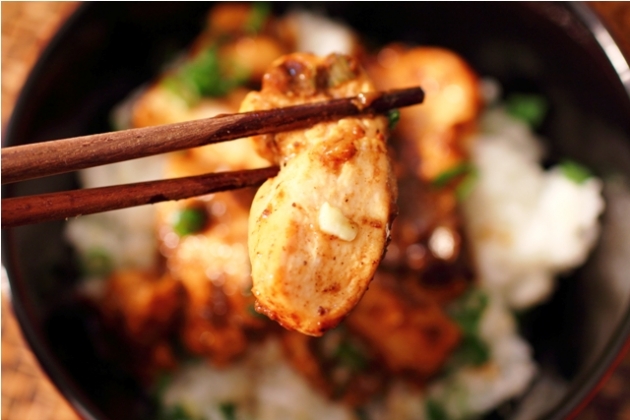 Kurczak w aromatycznym sosie z ryżem w chińskim stylu  - 6