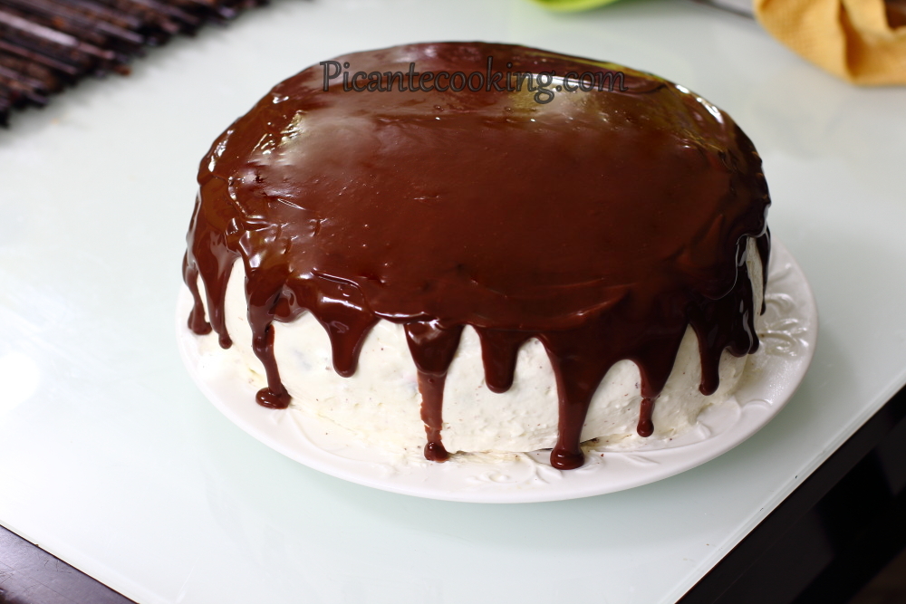 Шоколадний торт з ягодами - 15