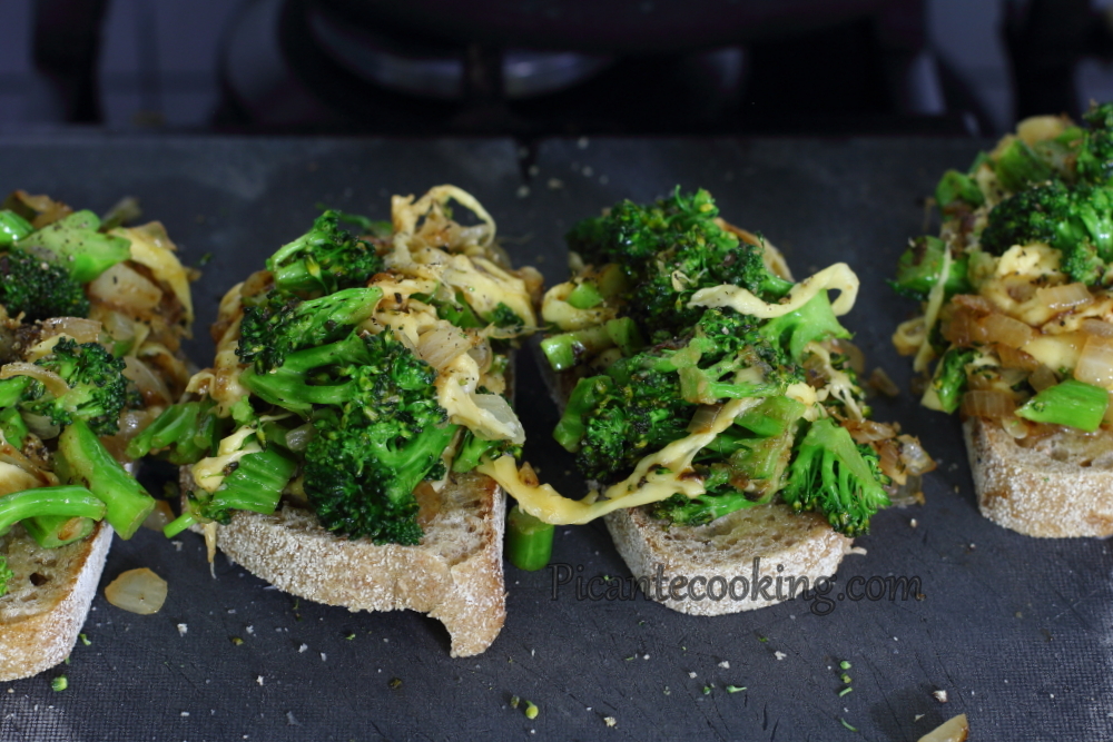 Гарячі канапки з броколі та сиру (Broccoli melts) - 6