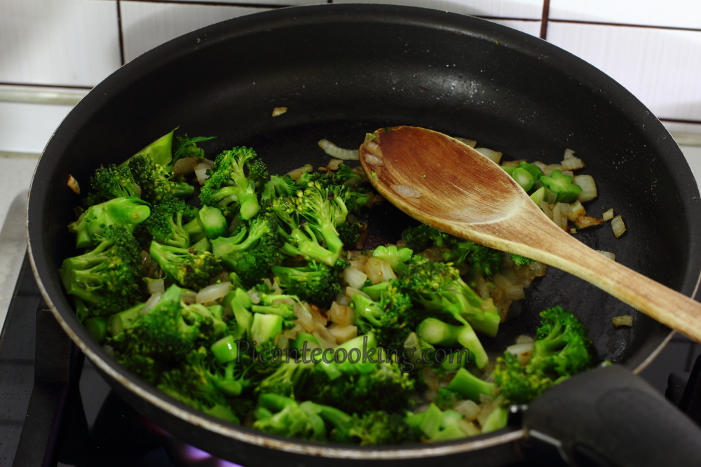 Kanapki z brokułami i serem na ciepło (ang. Broccoli melts) - 3