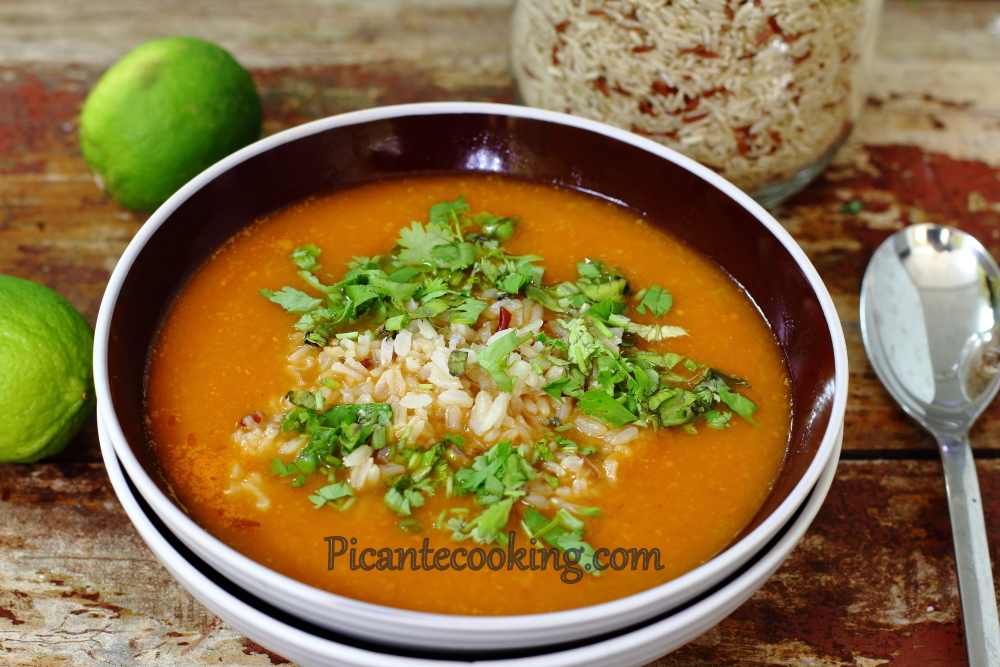 Zupa pomidorowa z imbirem i ryżem - 1