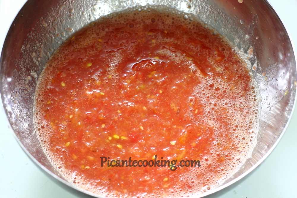 Spaghetti z krewetkami w pikantnym sosie pomidorowym - 3