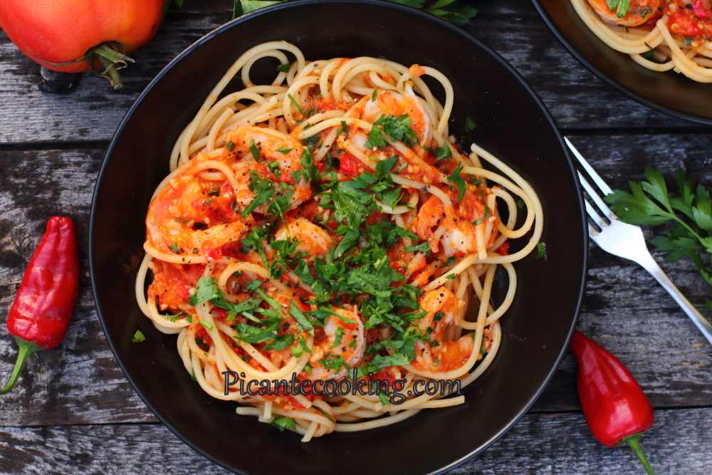 Spaghetti z krewetkami w pikantnym sosie pomidorowym - 11