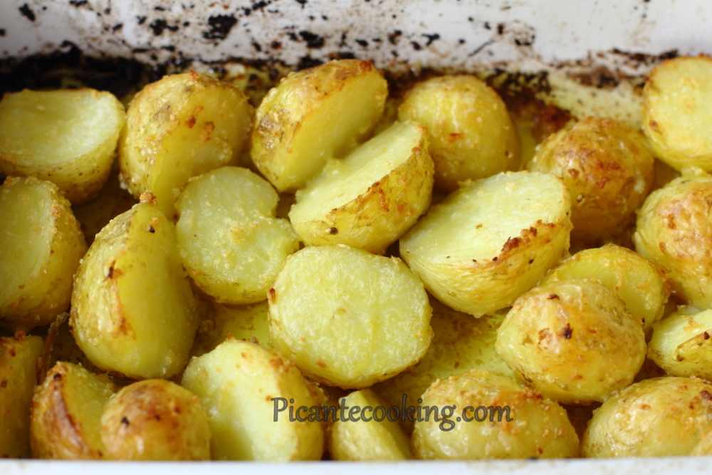 Młode ziemniaki z czosnkiem i pietruszką - 5