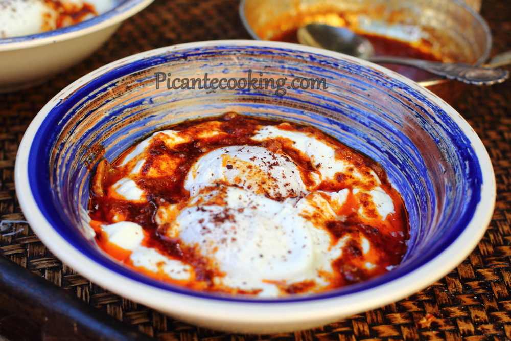Турецькі яйця з йогуртом (Cilbir) - 6