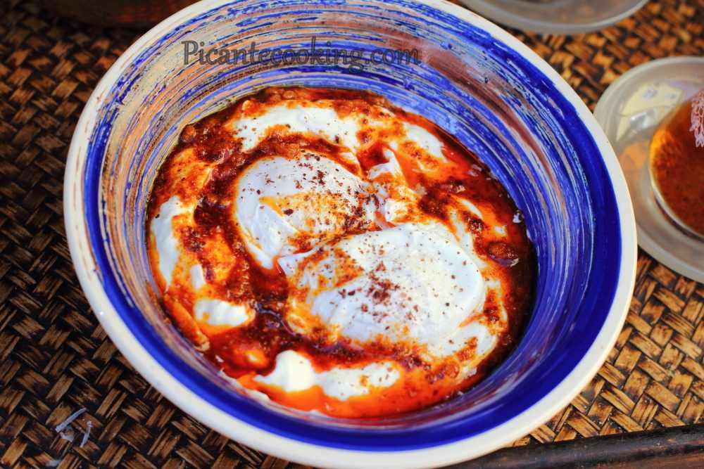 Турецькі яйця з йогуртом (Cilbir) - 7