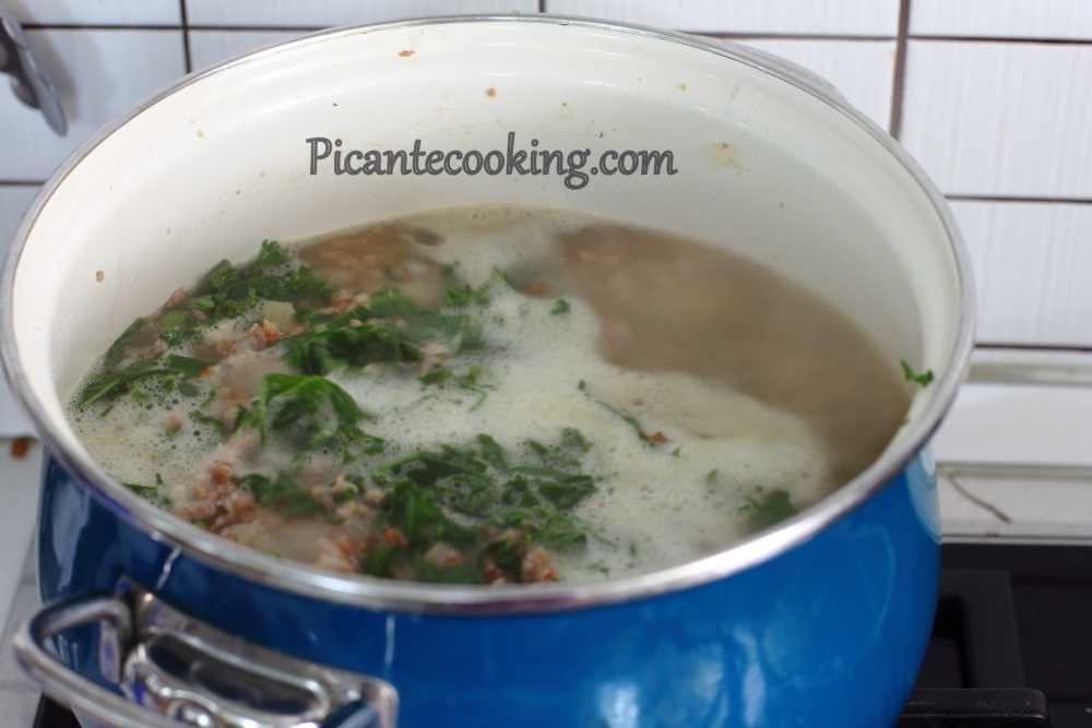 М'ясний суп з капустою кале та квасолею - 5